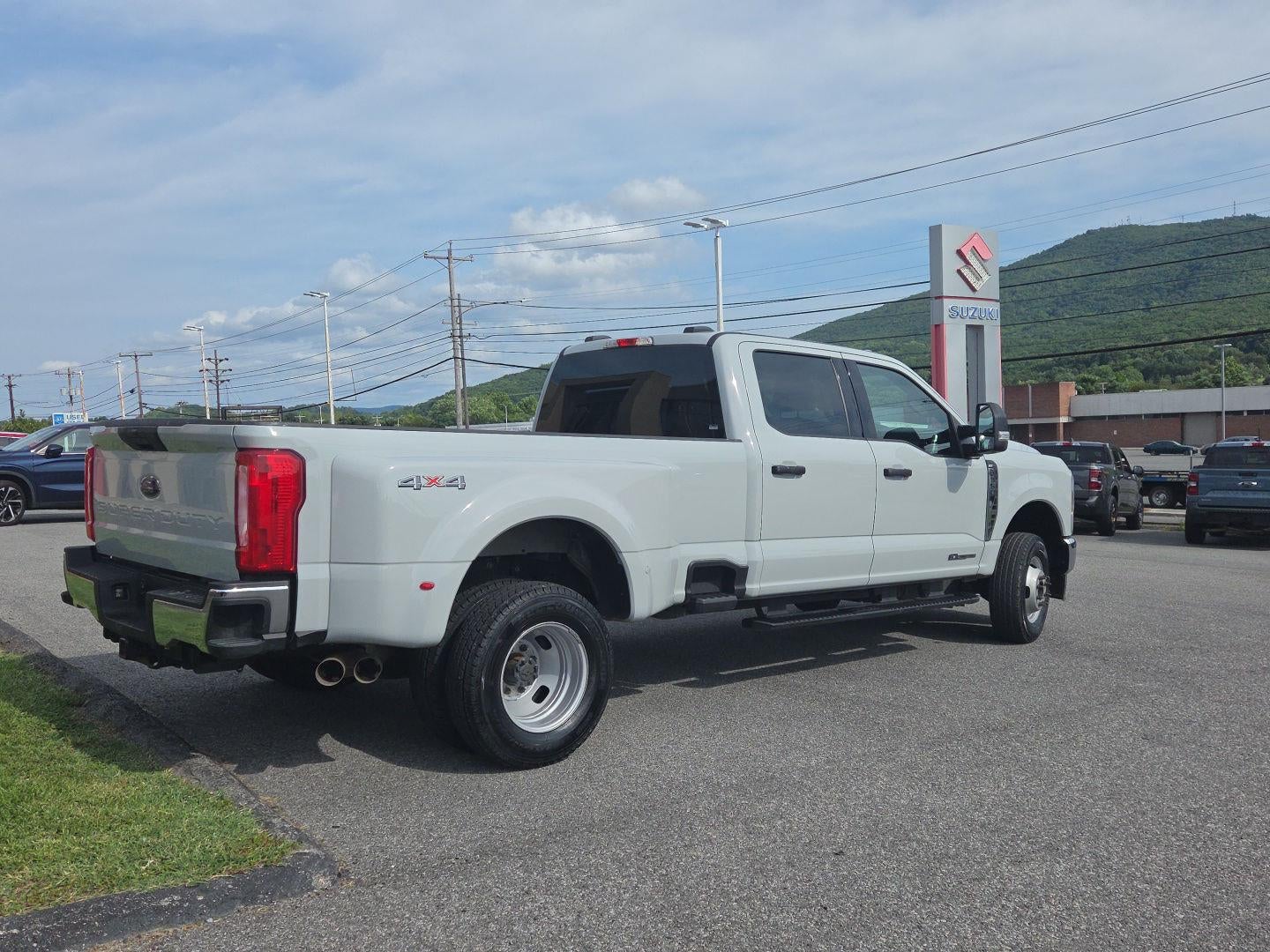 2025 Ford Super Duty F-350 Drw XLT