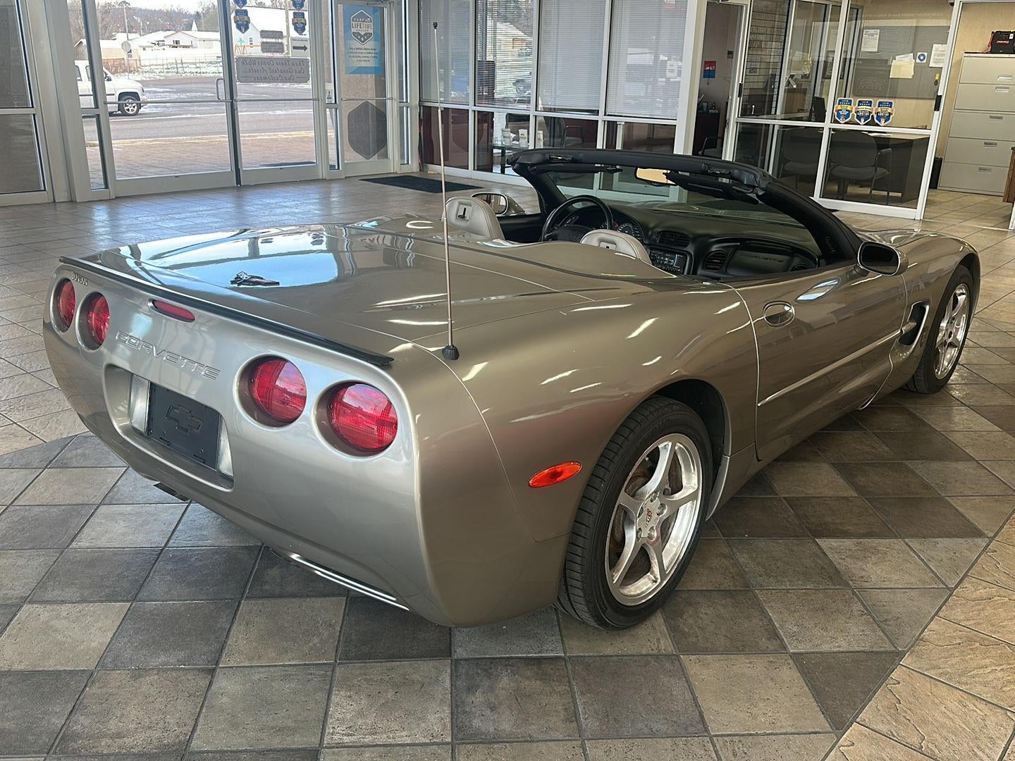 2001 Chevrolet Corvette Base - Photo 19