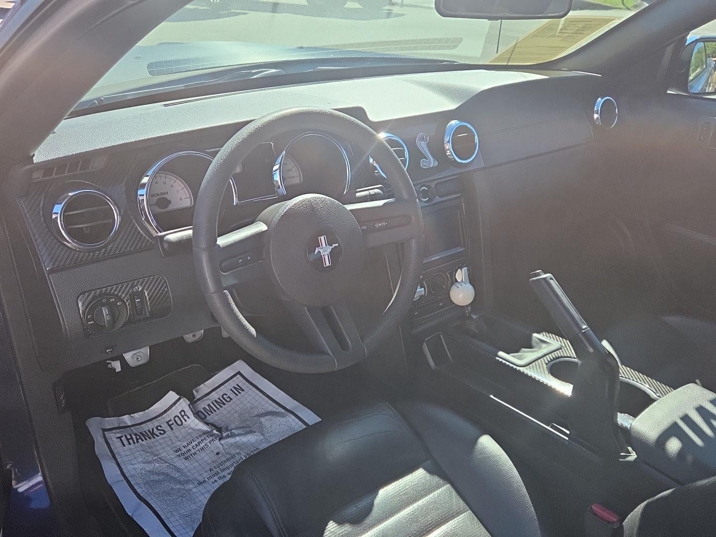 2005 Ford MUSTANG Base