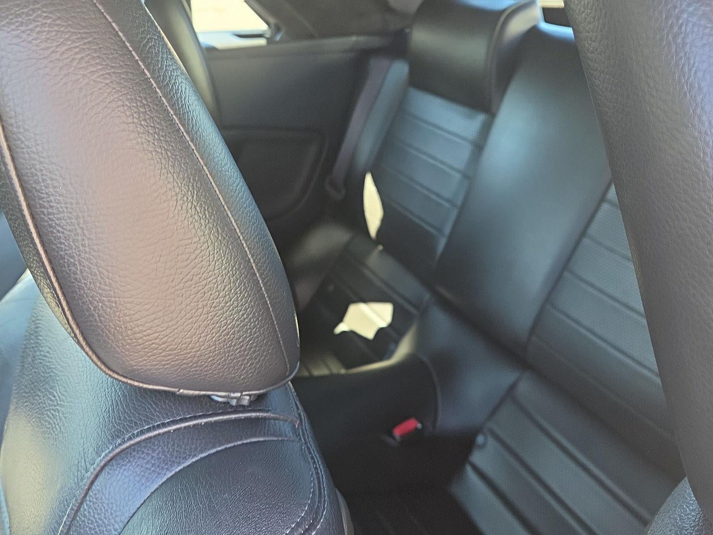 2005 Ford MUSTANG Base