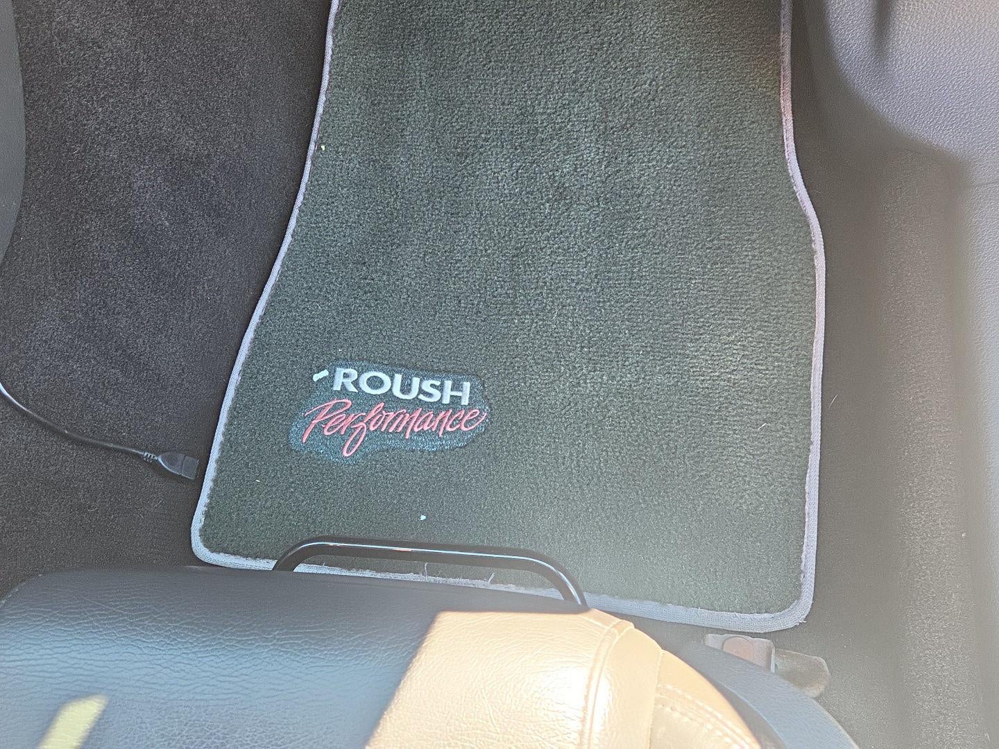 2005 Ford MUSTANG Base