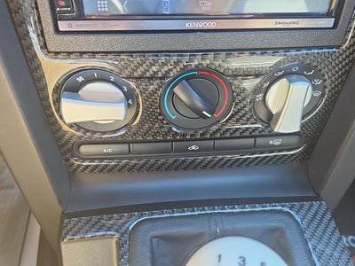 2005 Ford MUSTANG Base