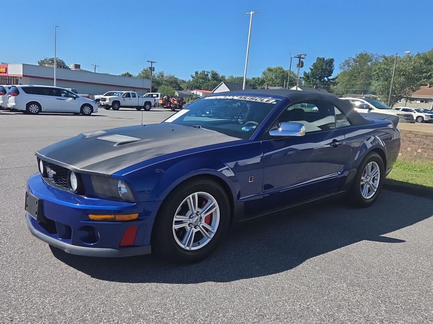 2005 Ford MUSTANG Base