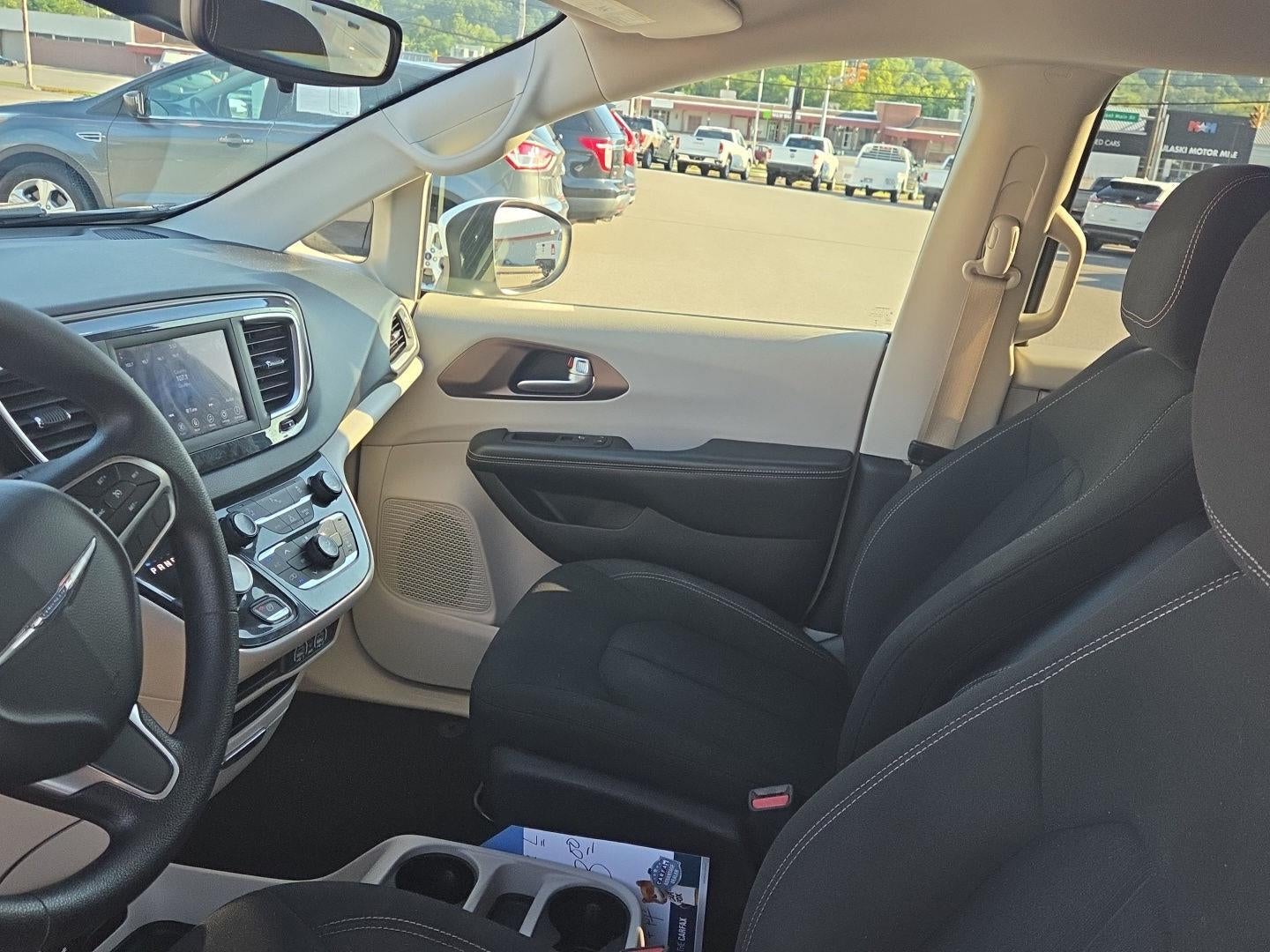 2021 Chrysler Voyager L