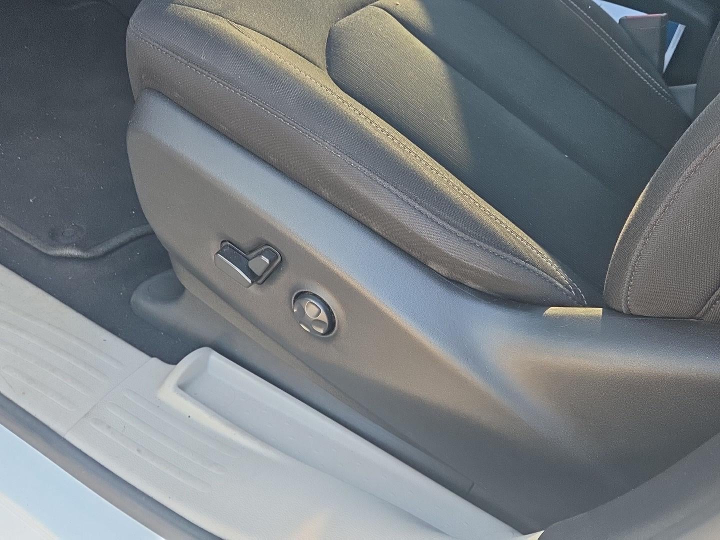 2021 Chrysler Voyager L