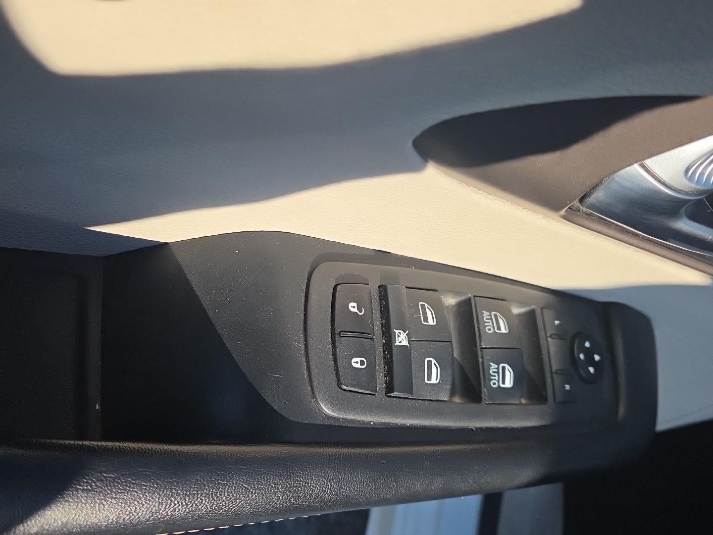 2021 Chrysler Voyager L