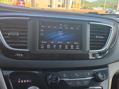 2021 Chrysler Voyager L
