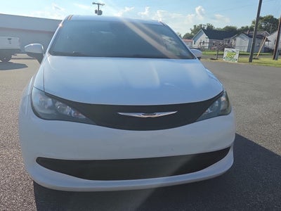 2021 Chrysler Voyager L