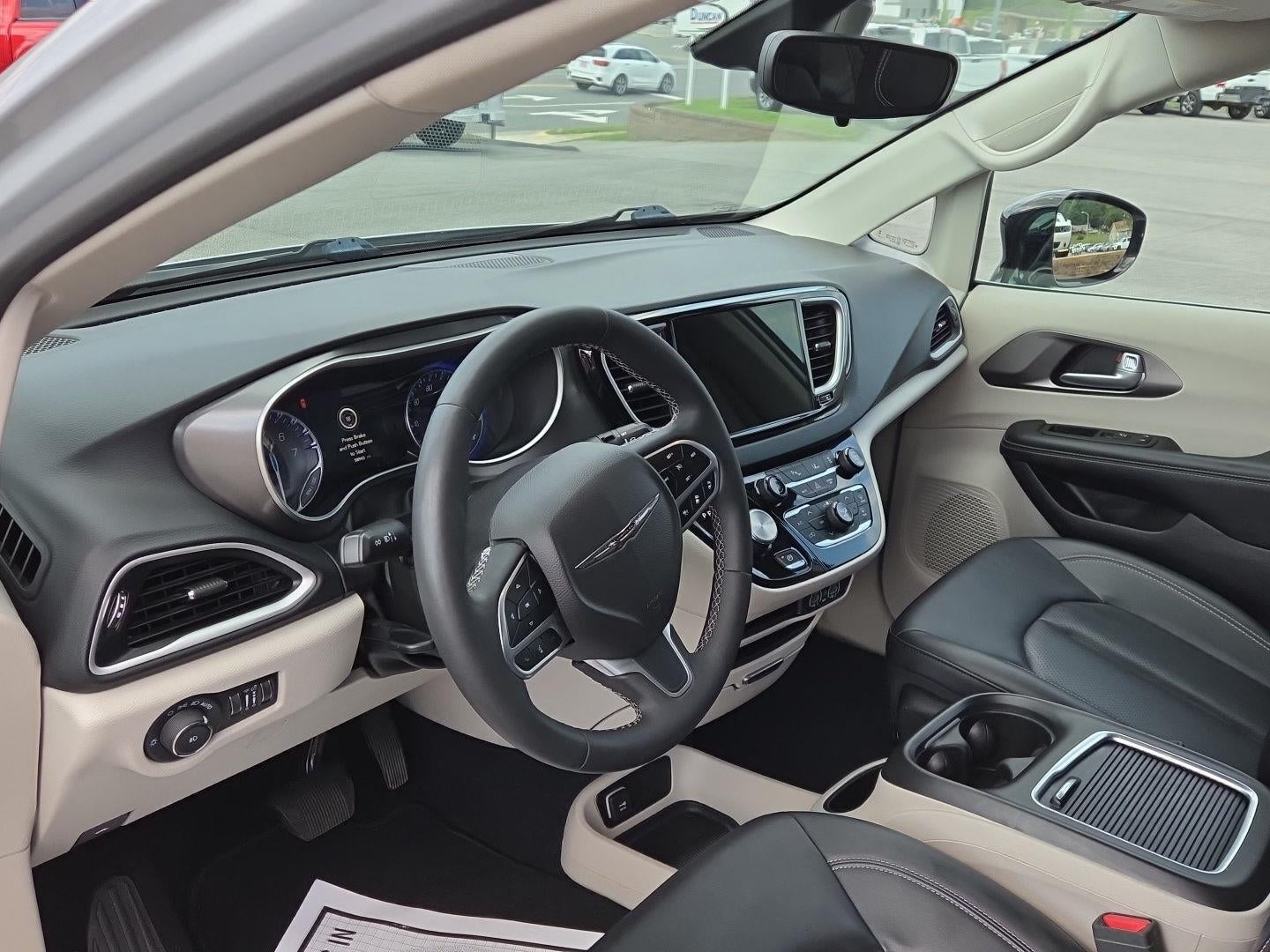 2024 Chrysler Pacifica Touring L