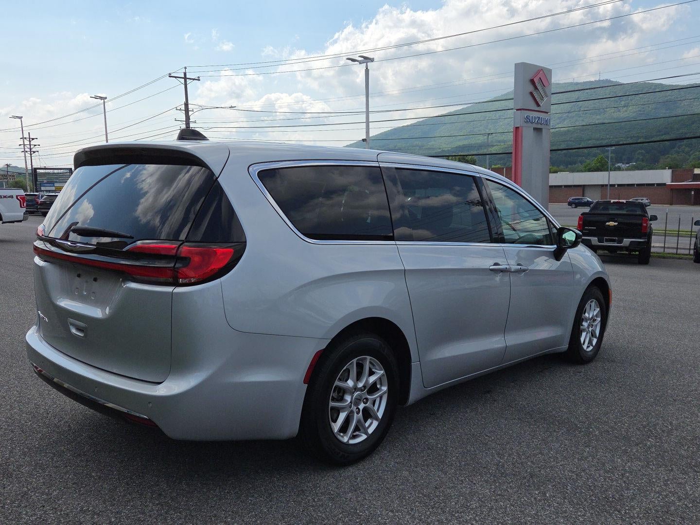 2024 Chrysler Pacifica Touring L