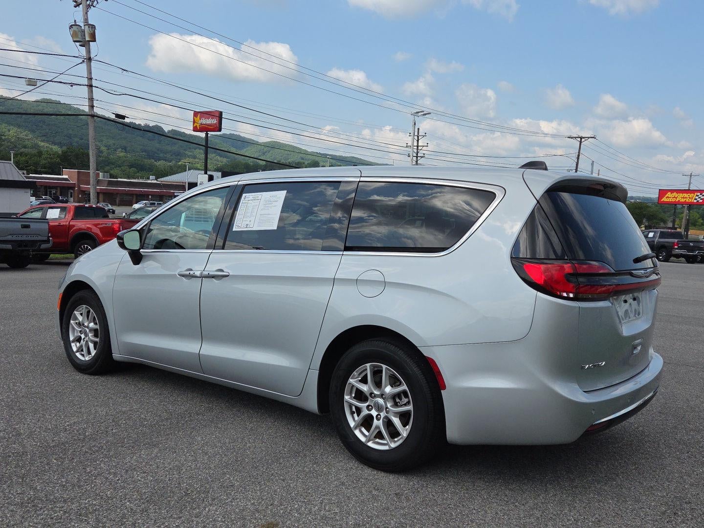 2024 Chrysler Pacifica Touring L