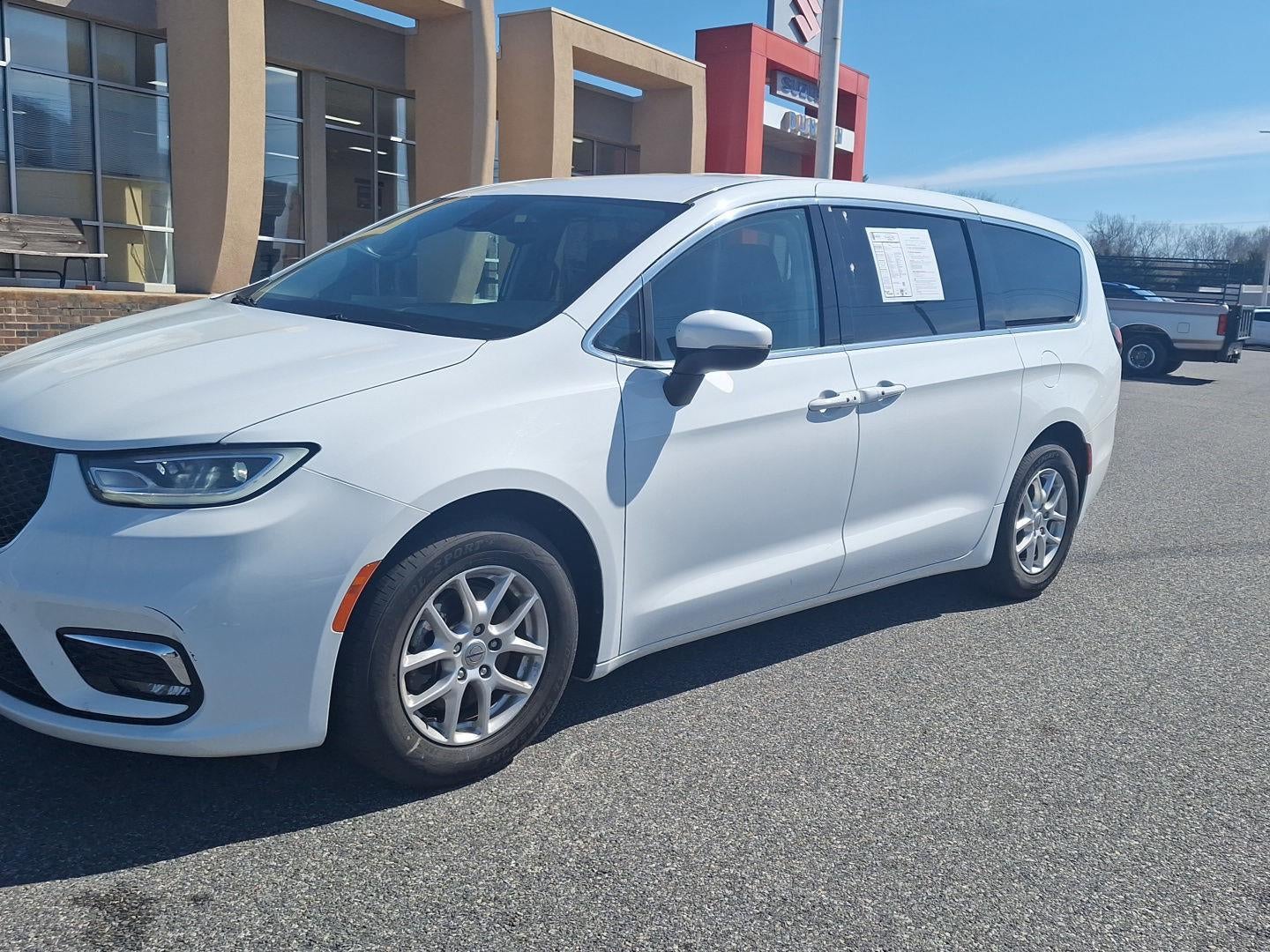 2023 Chrysler Pacifica Touring L