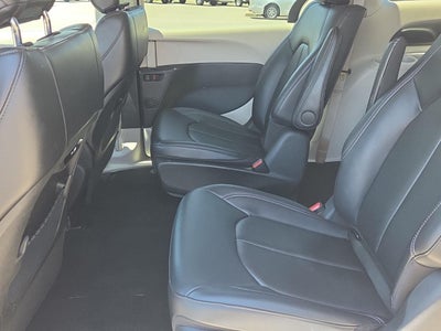 2024 Chrysler Pacifica Hybrid Select