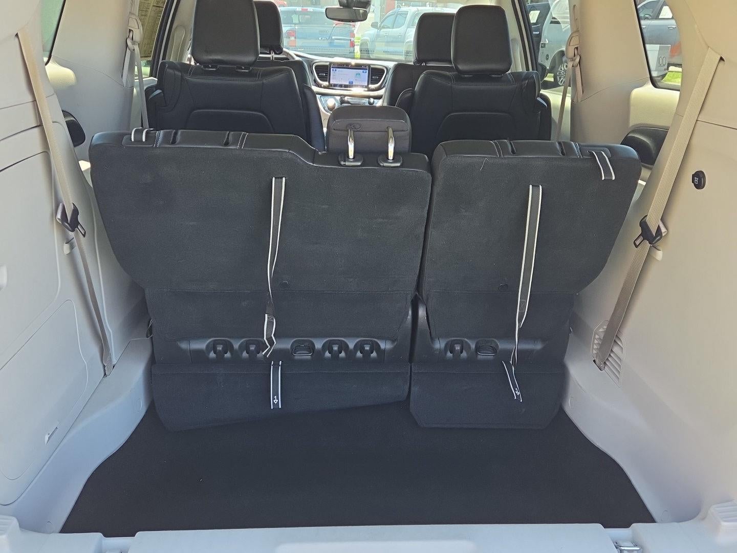 2024 Chrysler Pacifica Hybrid Select