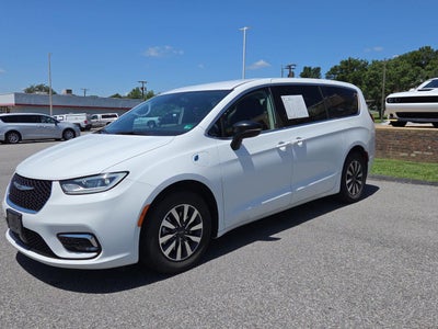 2024 Chrysler Pacifica Hybrid Select