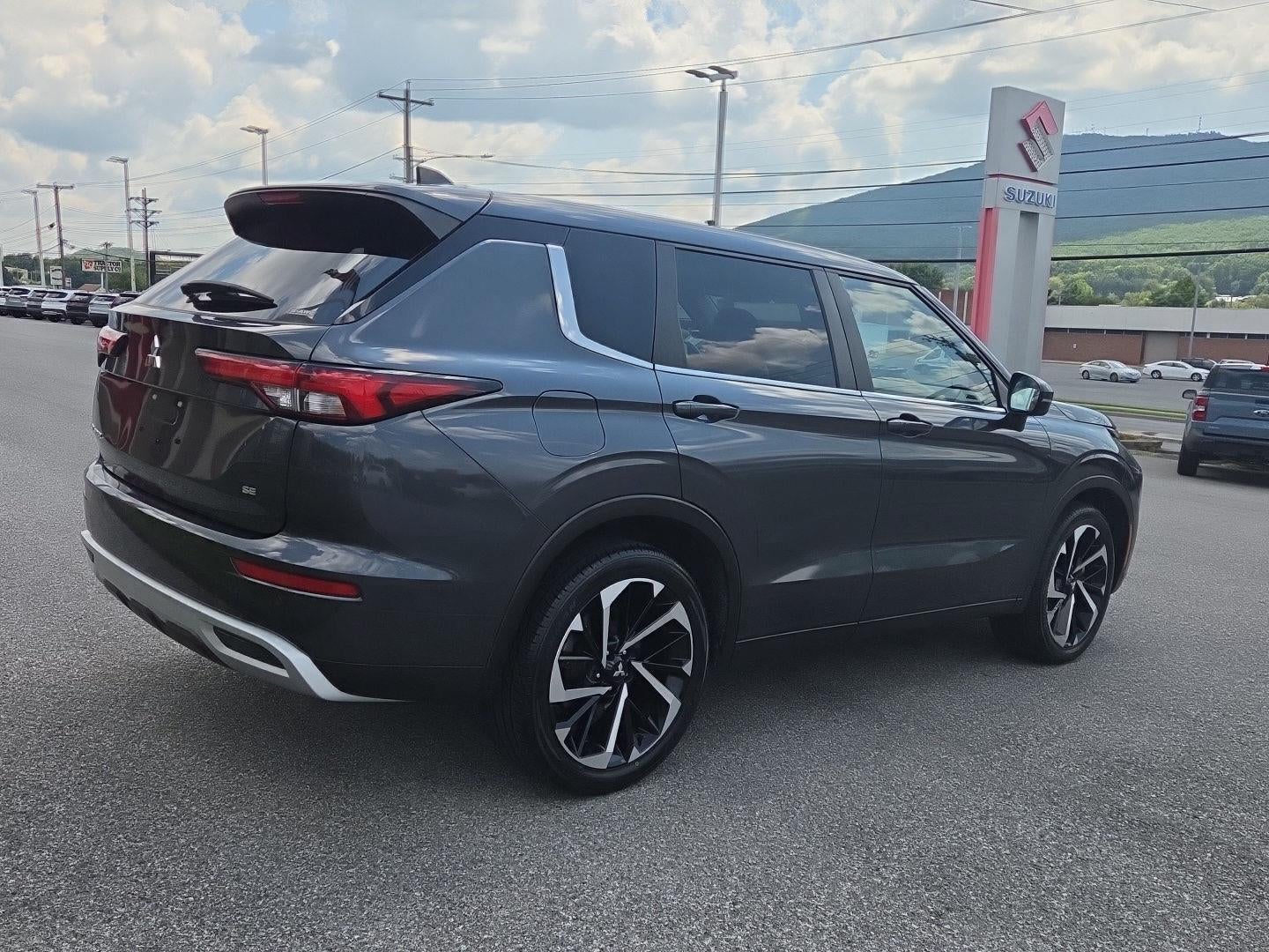 2024 Mitsubishi Outlander SE Black Edition
