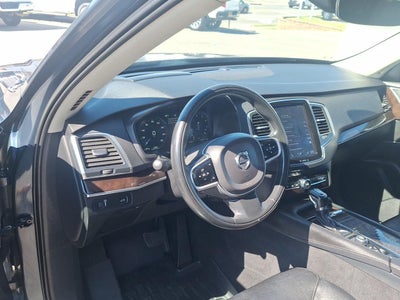 2019 Volvo XC90 Momentum