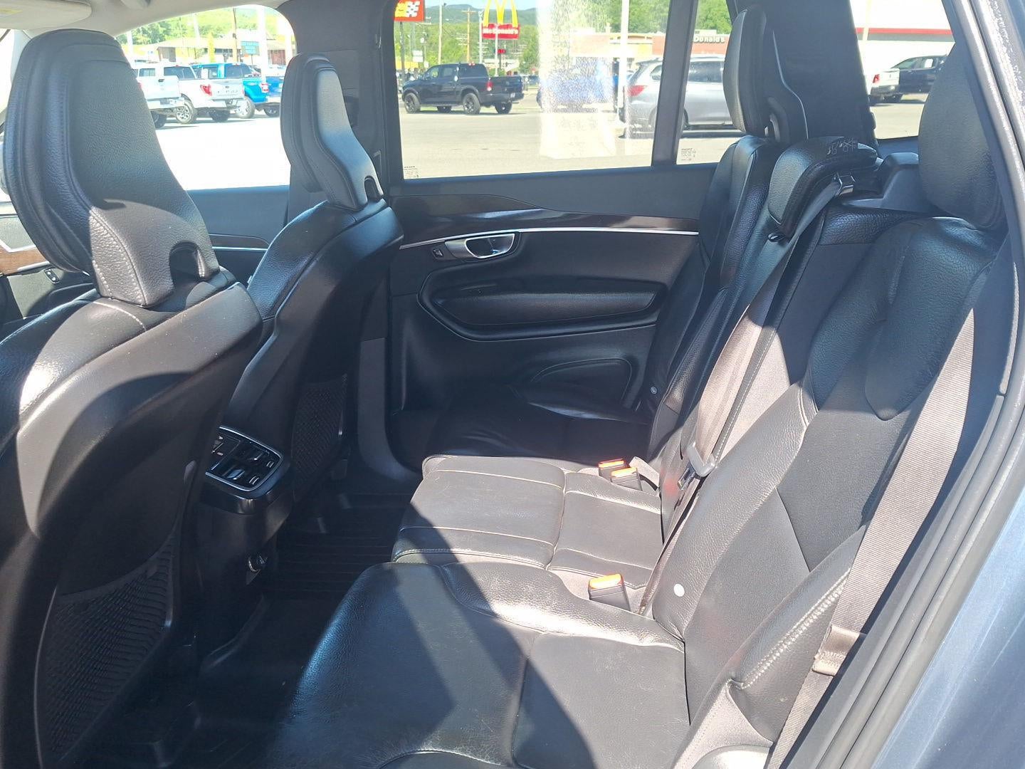 2019 Volvo XC90 Momentum
