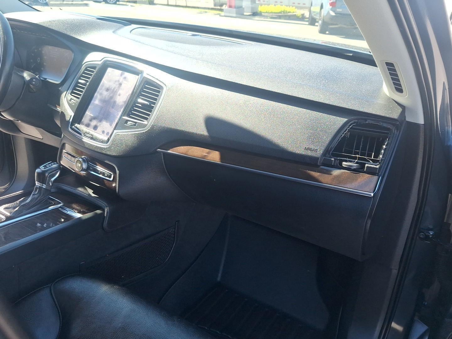 2019 Volvo XC90 Momentum
