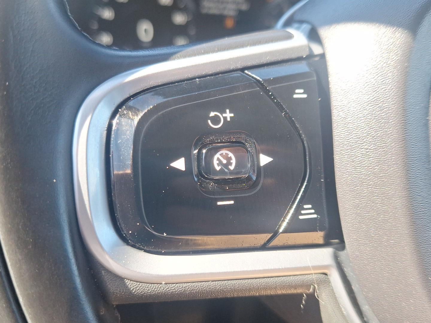 2019 Volvo XC90 Momentum