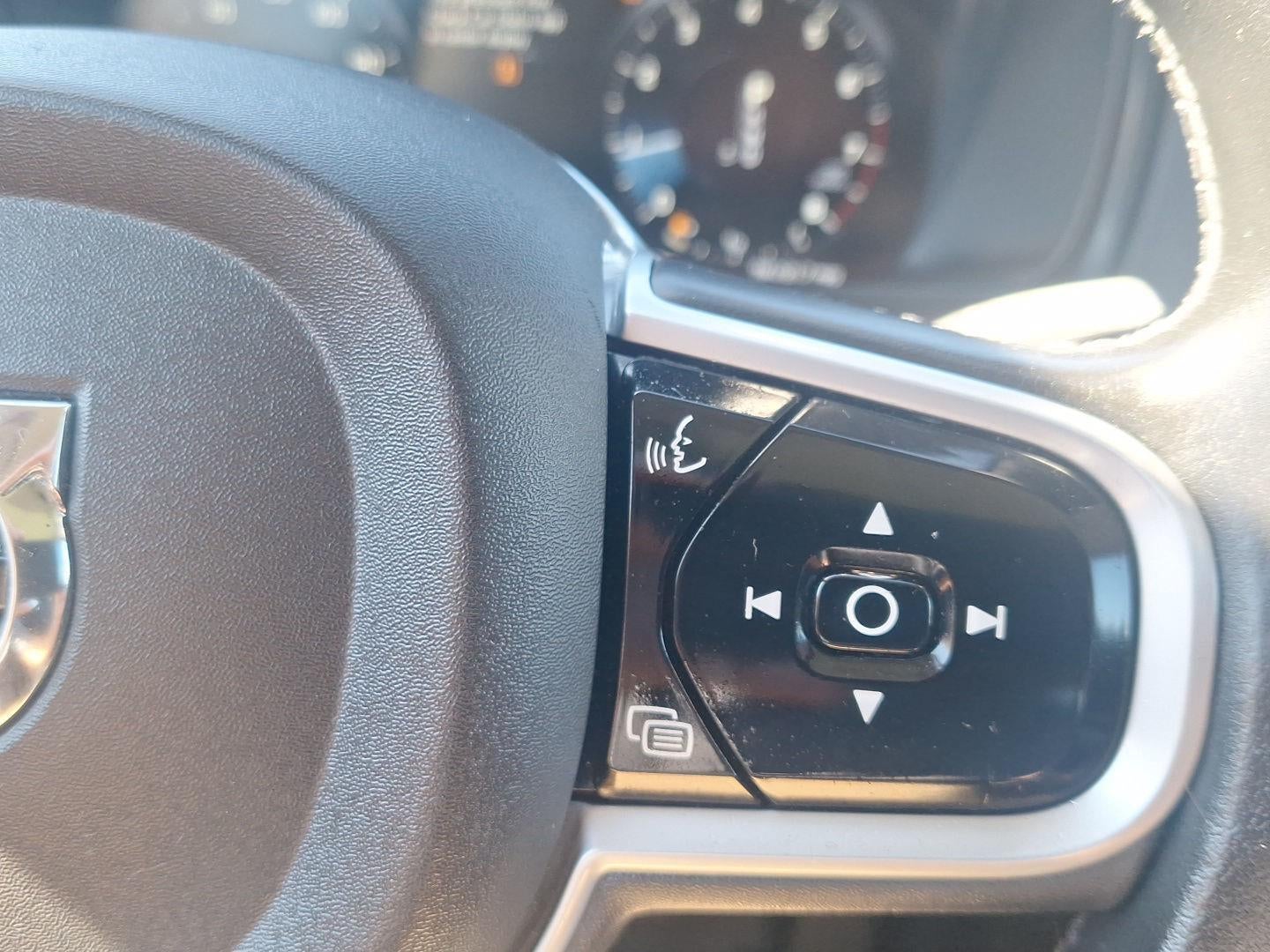 2019 Volvo XC90 Momentum