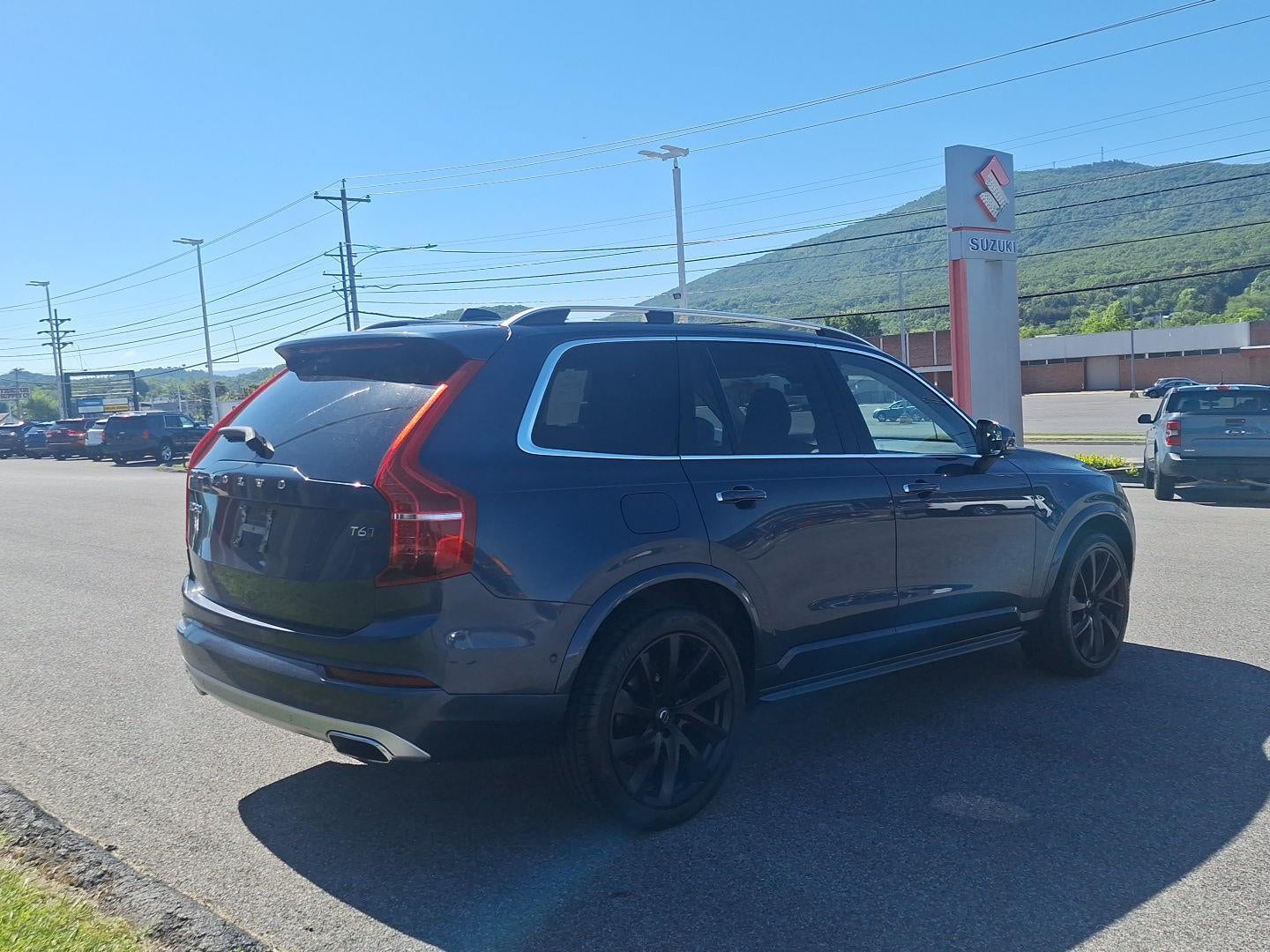 2019 Volvo XC90 Momentum